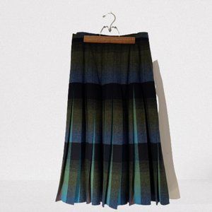 Reversible Vintage 50’s Below the Knee Plaid Pleated Skirt